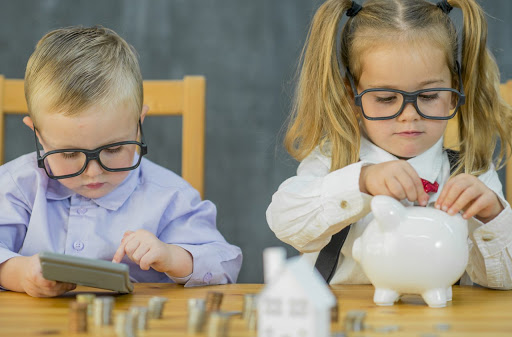 DÍA DEL LIBRO: ¿ENSEÑAS EDUCACIÓN FINANCIERA A TUS HIJOS?