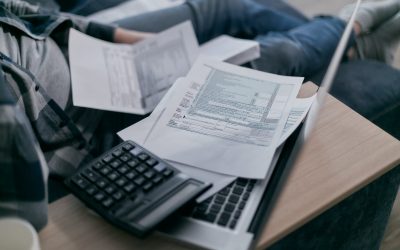 couple people woman desk